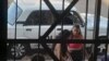Una patrulla policial vigila la entrada a la vivienda de Bárbara Farrat Guillén. (Foto: Facebook/Orlando Ramírez Cutiño)