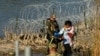 En mayo de 2024, la Patrulla Fronteriza registró más de 117.900 encuentros entre puertos de entrada a lo largo de la frontera suroeste / Foto-AP/Eric Gay (Archivo)