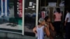 Colas en los cajeros automáticos en La Habana