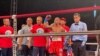 El cubano Orestes Velázquez junto a su equipo tras su victoria por KO. Foto ENG-OCB