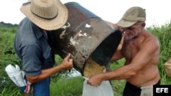 Foto de archivo de campesinos cubanos.