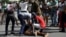 Un manifestante detenido en La Habana el 11 de julio, en las protestas contra el gobernante Miguel Díaz-Canel.