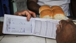 "La libreta no alcanza ni para medio mes" "La libreta no alcanza ni para medio mes"
