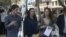 Mariela Castro y sus hijos en el desfile de Chanel. (Foto: OnCuba)