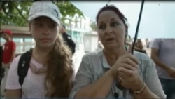 Habaneros expresan su dolor por accidente aéreo en Cuba Habaneros expresan su dolor por accidente aéreo en Cuba