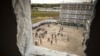 Reos en el patio de la cárcel de máxima seguridad Combinado del Este, en La Habana. (Adalberto Roque/AFP)