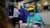 Pruebas para detectar el coronavirus en Buenos Aires.REUTERS/Agustin Marcarian