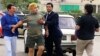 Maradona durante su tratamiento de rehabilitación en Cuba el 25 de enero de 2000. Foto Archivo.