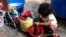 Niños, adolescentes y ancianos entre los migrantes venezolanos que huyen de la crisis.