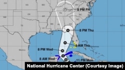 Proyección del Centro Nacional de Huracanes de EEUU (NHC), con sede en Miami, Florida.