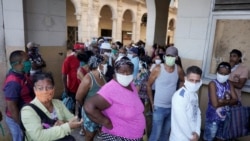 Siguen las colas ante el desabastecimiento en Cuba Siguen las colas ante el desabastecimiento en Cuba