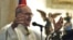 El cardenal cubano Jaime Ortega y Alamino oficia una misa, en homenaje al fallecido Papa Juan Pablo II. (2005).