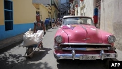 El paro de los boteros sigue en la capital cubana, en medio de una crisis generalizada del transporte público.