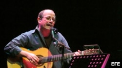 Silvio Rodríguez se queja de la burocracia por cierre de sus estudios