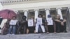 Artistas del Movimiento de San Isidro, en La Habana, protestan contra la imposición del decreto 349. (Facebook)