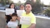Una familia cubana pide ayuda con la campaña SOS Frontera.