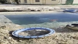 Un enorme salidero de agua potable en plena calle de La Habana Un enorme salidero de agua potable en plena calle de La Habana