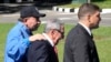 Daniel Ortega, el gobernante de Nicaragua, camina junto a Raúl Castro y Raúl Guillermo Rodríguez Castro, nieto y escolta del exgobernante cubano. El acuerdo de libre visado entre Managua y La Habana propició el mayor éxodo migratorio de cubanos a EEUU.