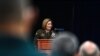 La actual comandante del Comando Sur de EE. UU., la general Laura J. Richardson, habla durante la ceremonia de cambio de mando del Comando Sur de EE. UU. (SOUTHCOM) en la sede de SOUTHCOM en Doral, Florida, el 29 de octubre de 2021. (Foto de CHANDAN KHANNA / AFP).