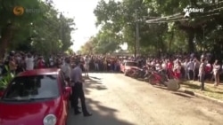 Info Martí | Demandando visas de tránsito, cubanos protestan frente a embajada de Panamá en La Habana Info Martí | Demandando visas de tránsito, cubanos protestan frente a embajada de Panamá en La Habana