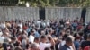 Cubanos protestan frente a embajada de Costa Rica en La Habana. (Foto Yoan Díaz: Facebook)