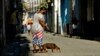 Escena captada en una calle de La Habana el lunes 3 de agosto (Yamil Lage/AFP).