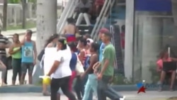Arrestan manifestantes que protestaban en La Habana Arrestan manifestantes que protestaban en La Habana
