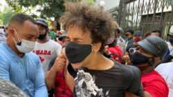 A un mes del 11J madres no han podido ver a sus hijos detenidos en protestas A un mes del 11J madres no han podido ver a sus hijos detenidos en protestas