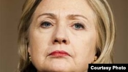 Unos 2.000 correos electrónicos enviados o recibidos por Hillary Clinton en 2009, durante su etapa de jefa de la diplomacia estadounidense, fueron publicados en internet este martes.