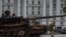 Un tanque ruso en Ucrania, el 21 de mayo de 2022. (Reuters/Gleb Garanich).